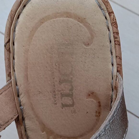 Born Women's Metallic Gold Leather Slip-On Cork Heel Wedge Sandals Size 8 - Picture 6 of 7